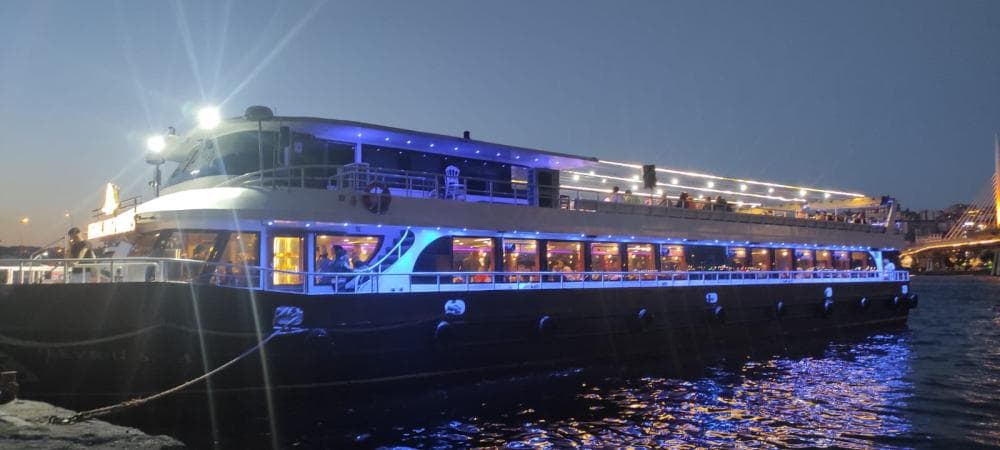 peral bosphorus cruise third image